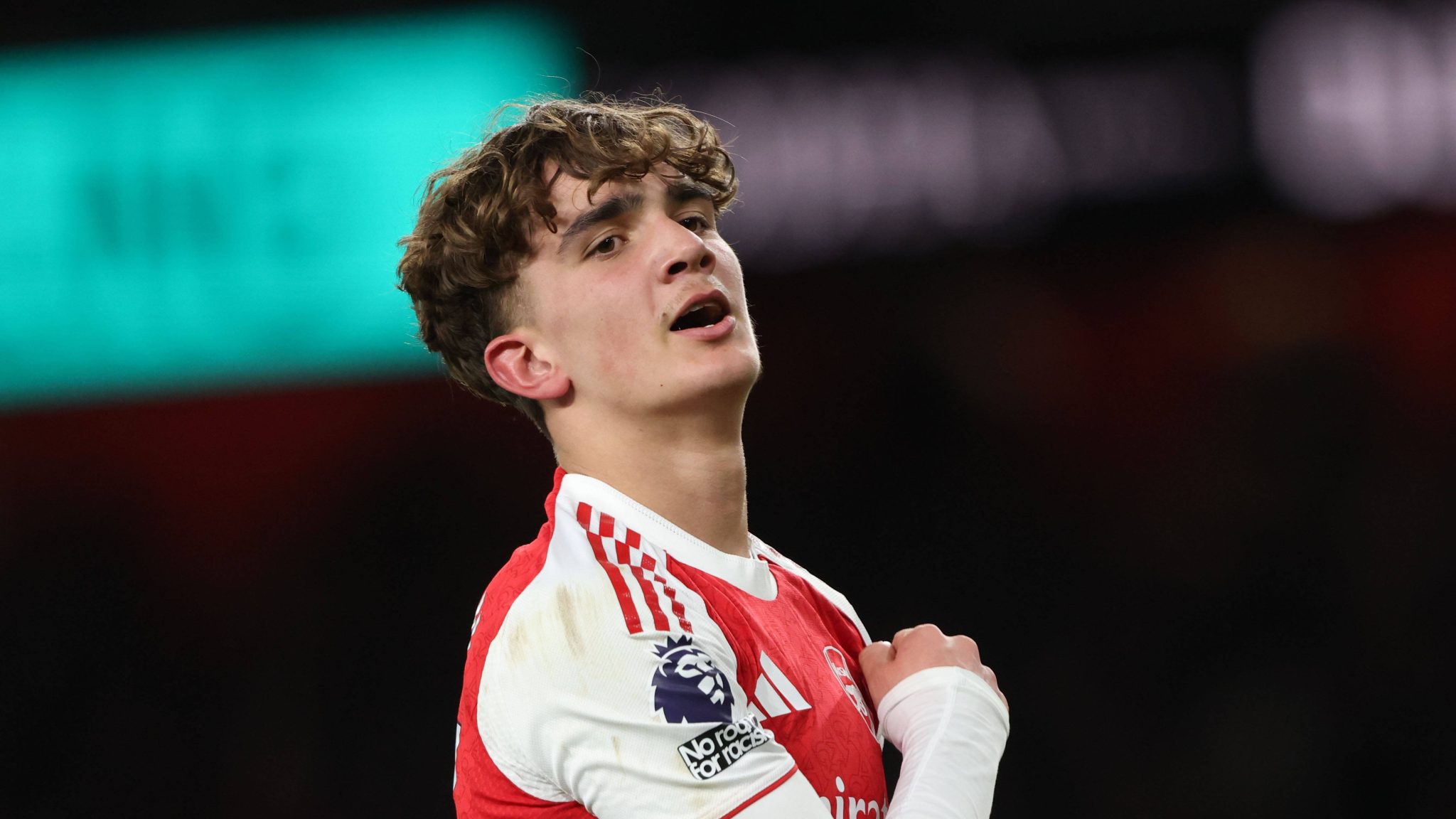 Promessa de 16 anos resgata Arsenal de armadilha montada por mentor de Arteta