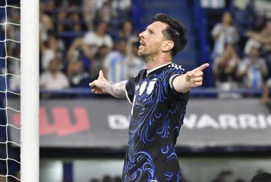 Lionel Messi comemora gol pela Argentina