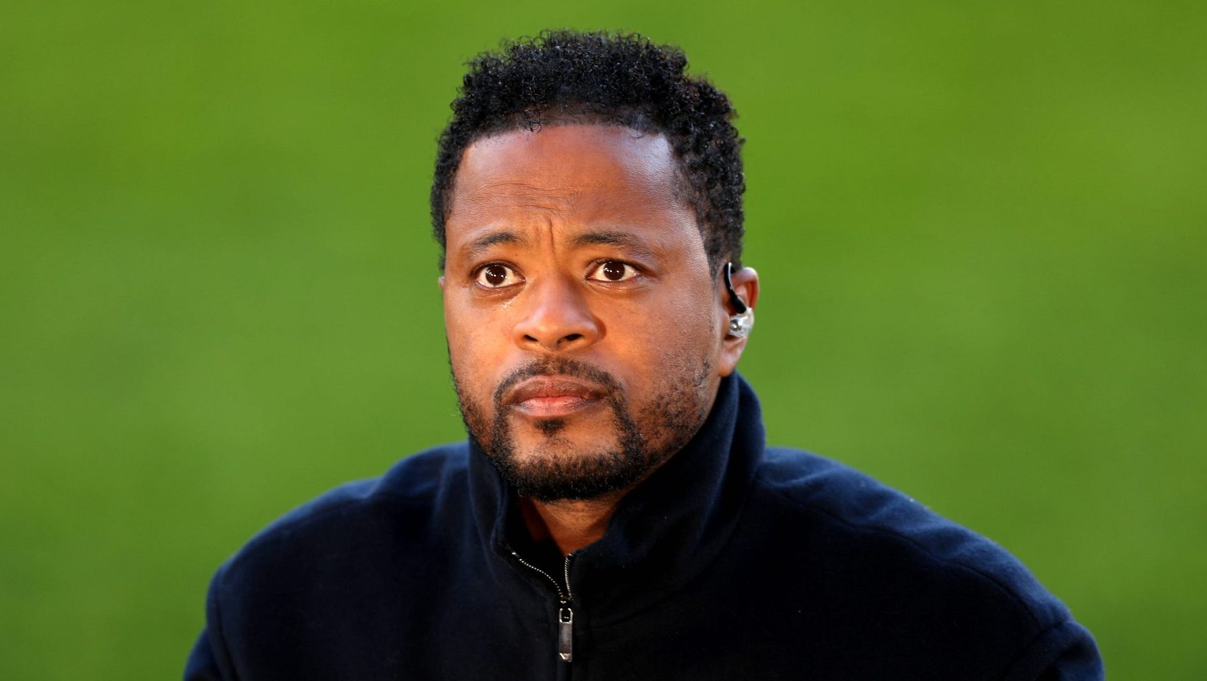 &lsquo;S&atilde;o lendas como jogadores, mas&hellip;&rsquo;: Evra critica ex-colegas por negatividade no Manchester United