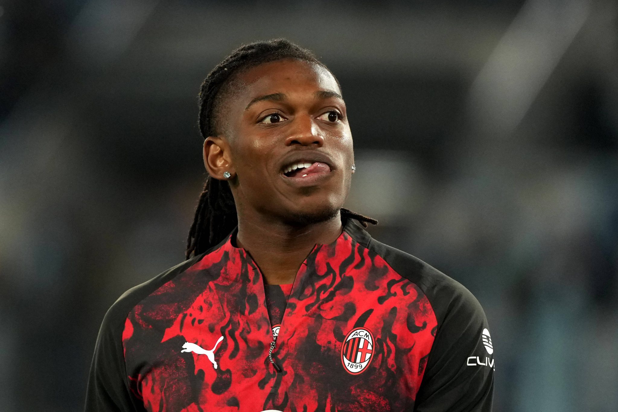 Rafael Le&atilde;o vive problemas de comportamento e &eacute; colocado &agrave; prova no Milan