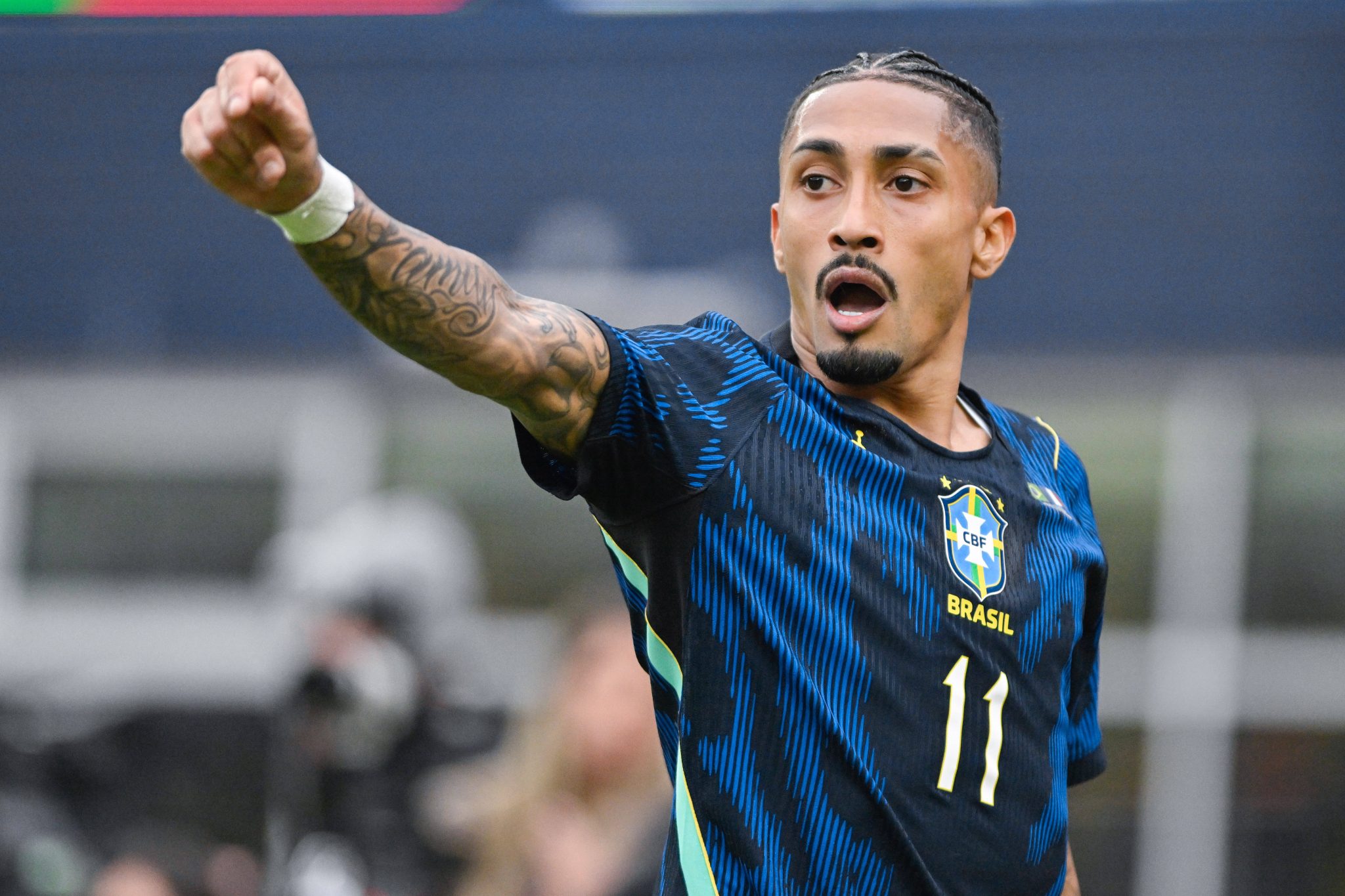 Raphinha pela sele&ccedil;&atilde;o brasileira