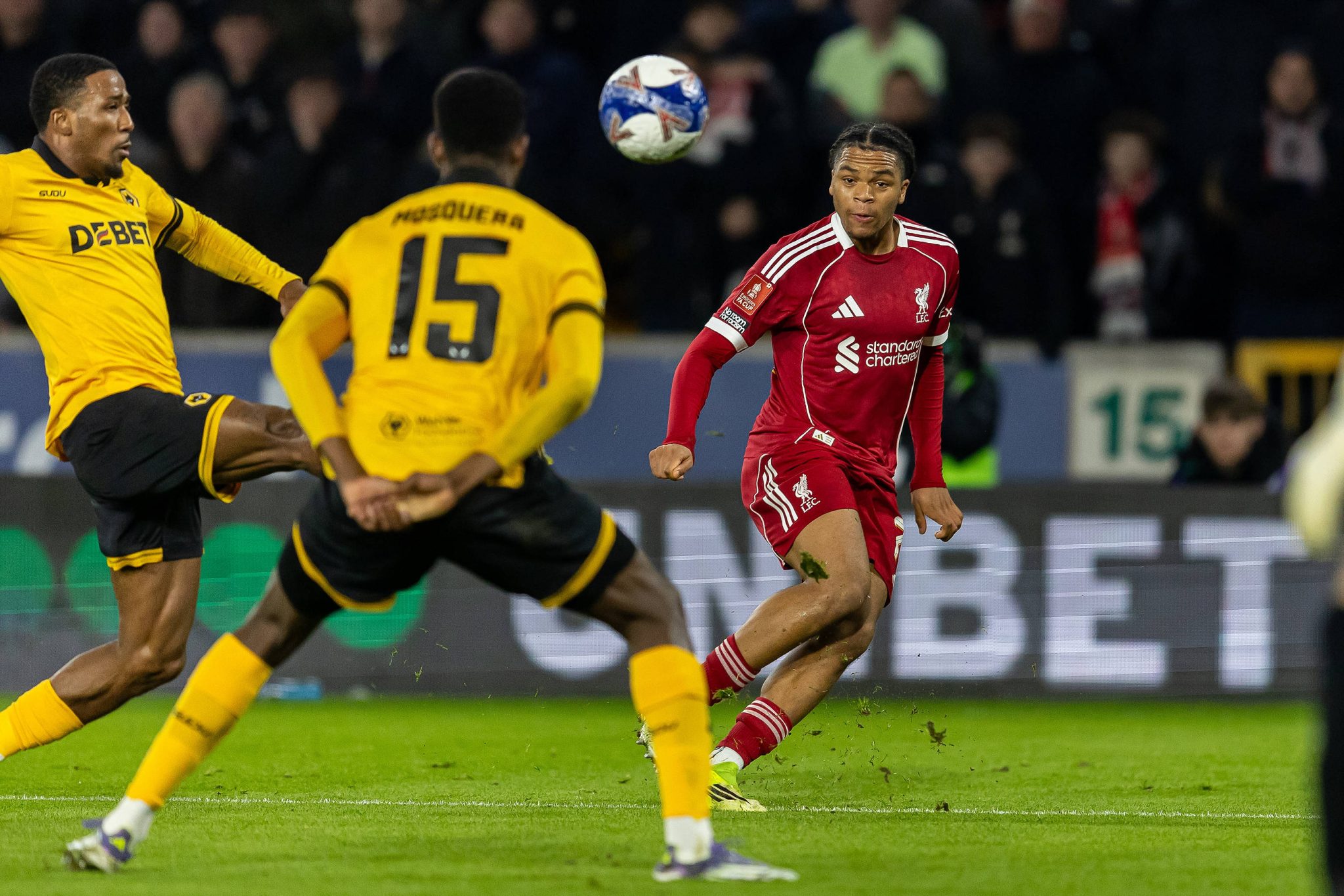 Rio Ngumoha foi destaque do Liverpool contra o Wolves (Foto: Manjit Narotra/Pro Sports Images/IMAGO)