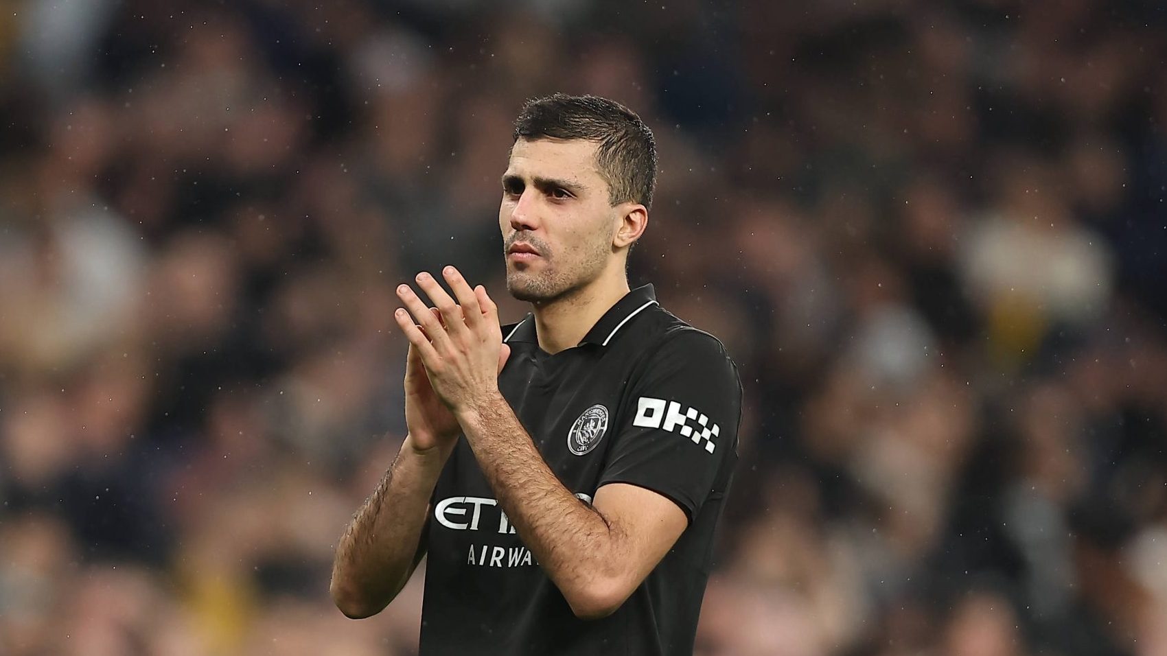 Rodri d&aacute; choque de realidade sobre situa&ccedil;&atilde;o do City e aponta erro de clube e imprensa