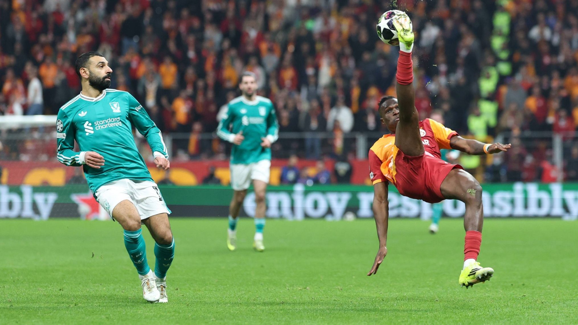 Salah decepciona em derrota do Liverpool que teve bela atua&ccedil;&atilde;o de meia subvalorizado