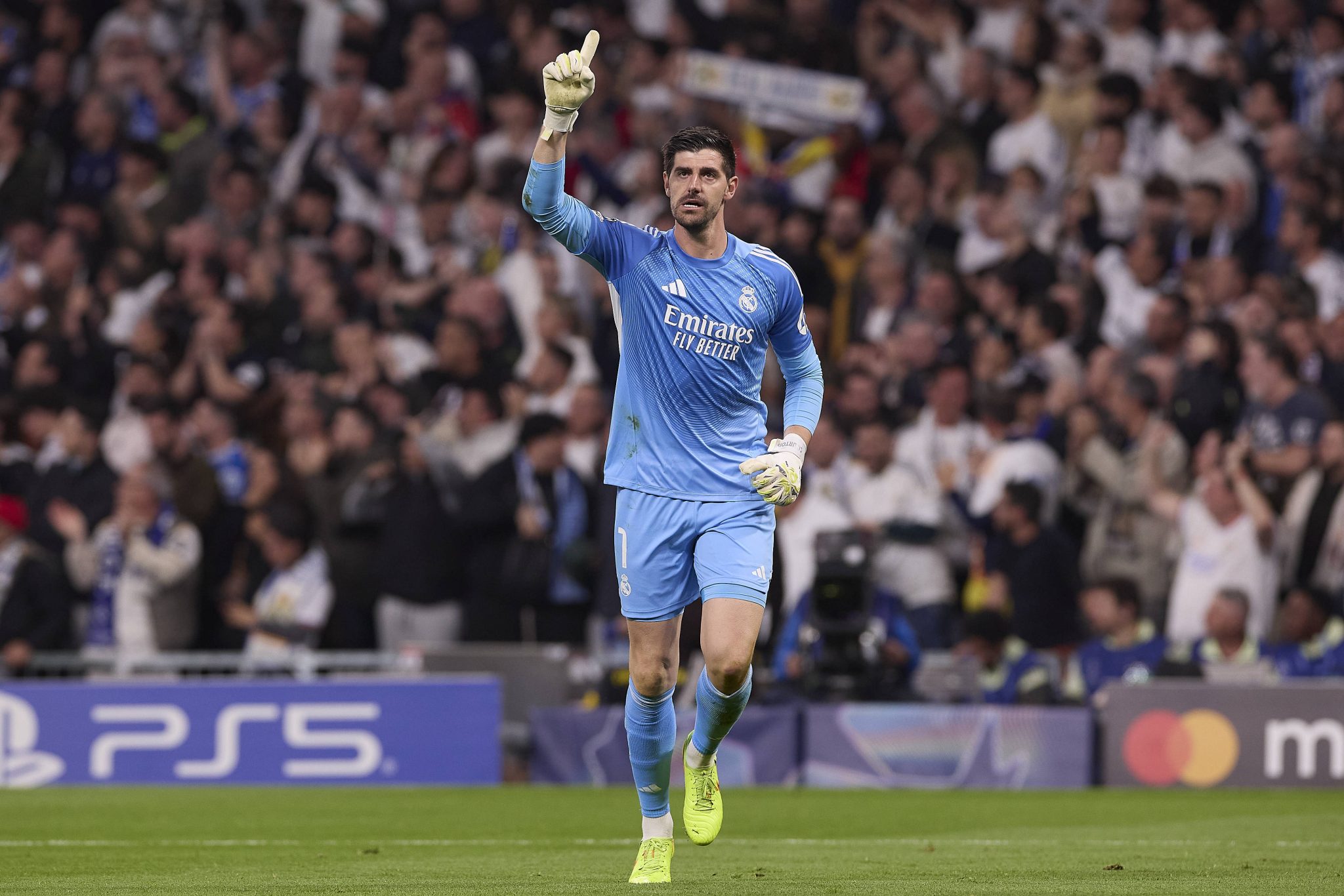 Thibaut Courtois durante Real Madrid x Manchester City (Foto: Imago/SOPA Images)
