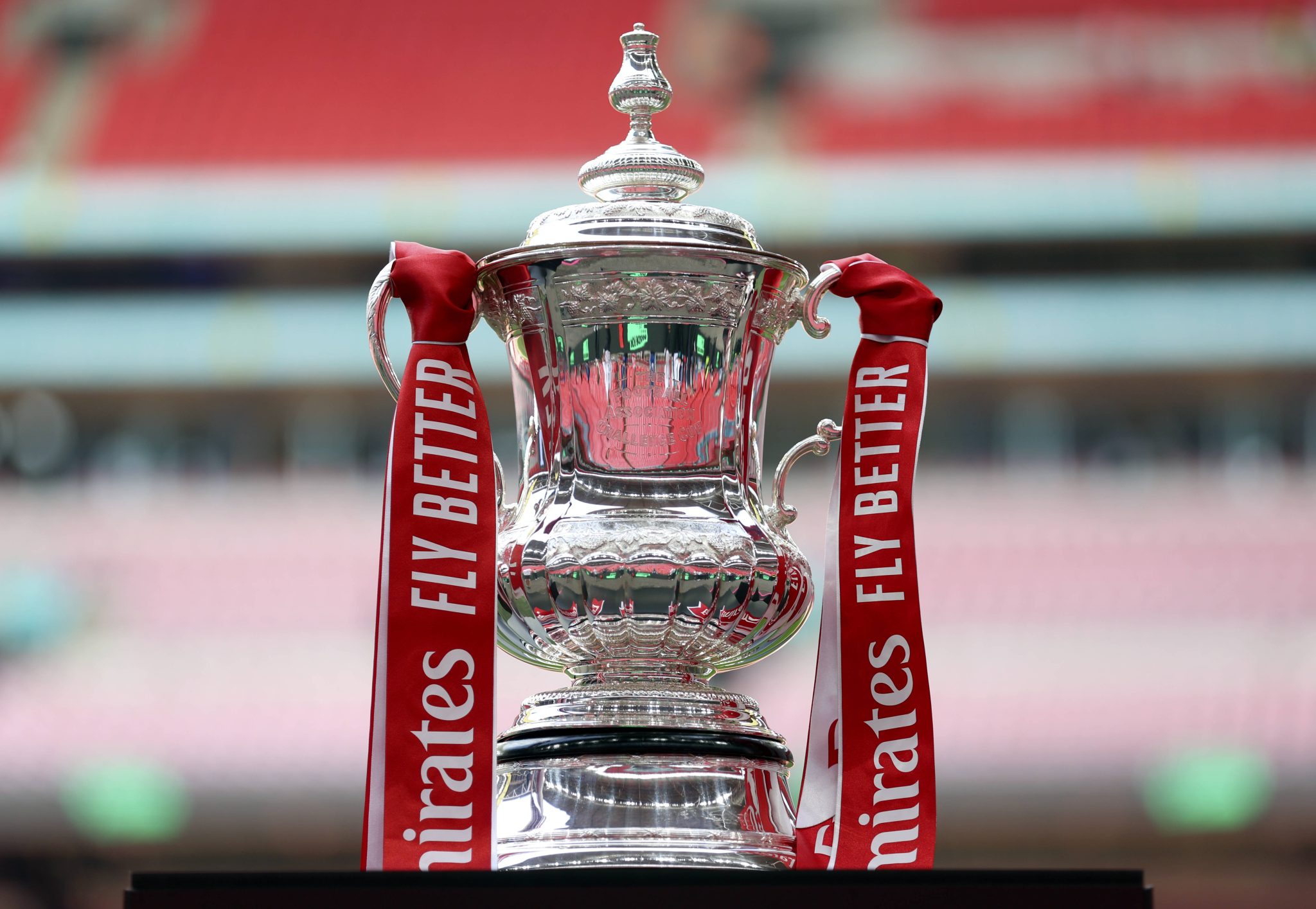 Trof&eacute;u da Copa da Inglaterra (Foto: Imago)