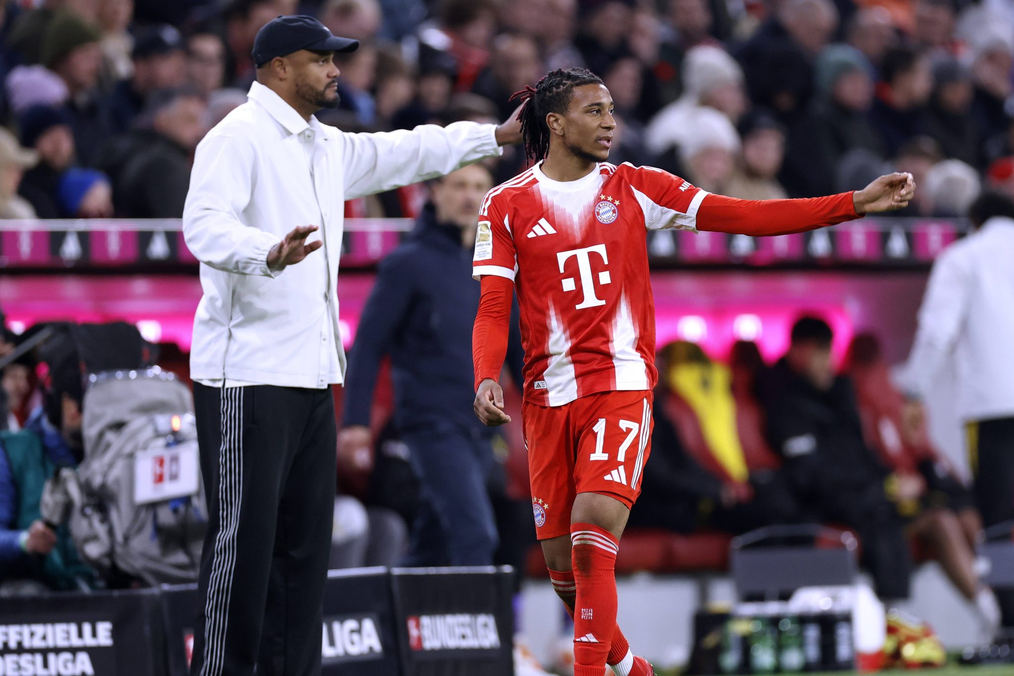 Vincent Kompany e Michael Olise pelo Bayern de Munique (Foto: Laci Perenyi/Imago)