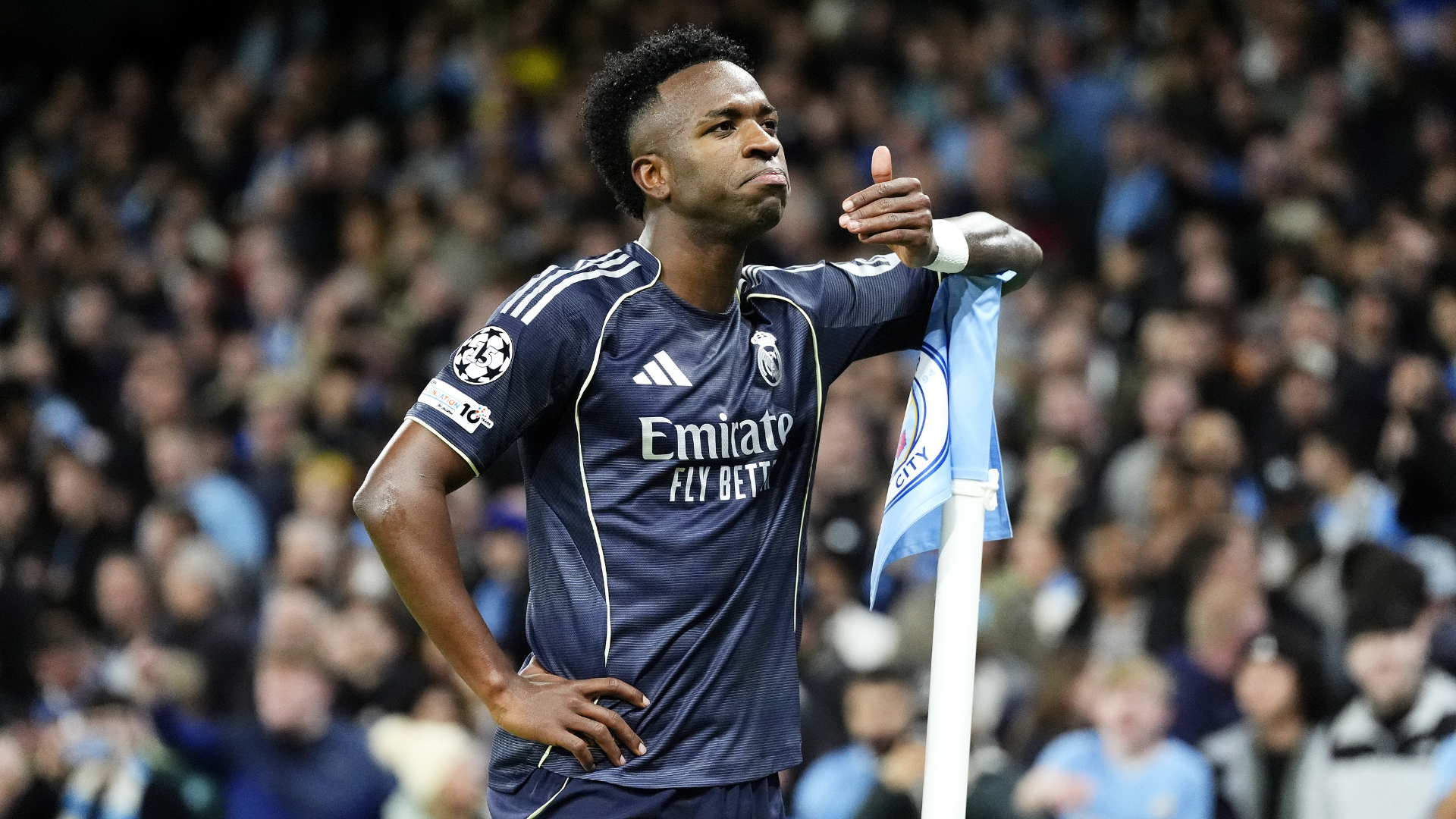 Courtois destr&oacute;i, Vini &lsquo;desperdi&ccedil;a&rsquo; hat-trick e Real Madrid elimina City em jogo maluco