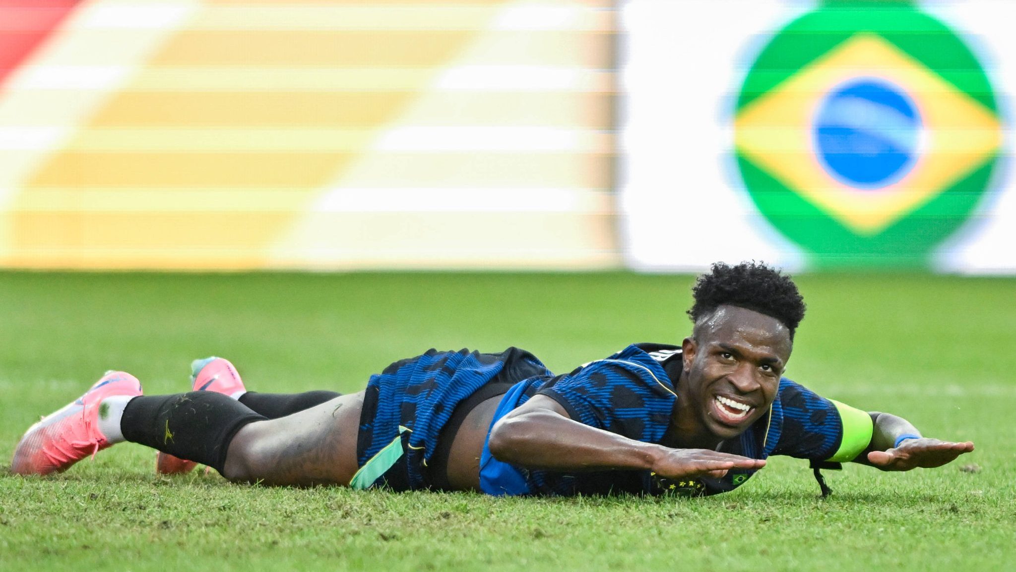 Meia da Fran&ccedil;a: &lsquo;Jogar contra Vinicius Jr &eacute; muito complicado. Brasil &eacute; um dos favoritos &agrave; Copa&rsquo;