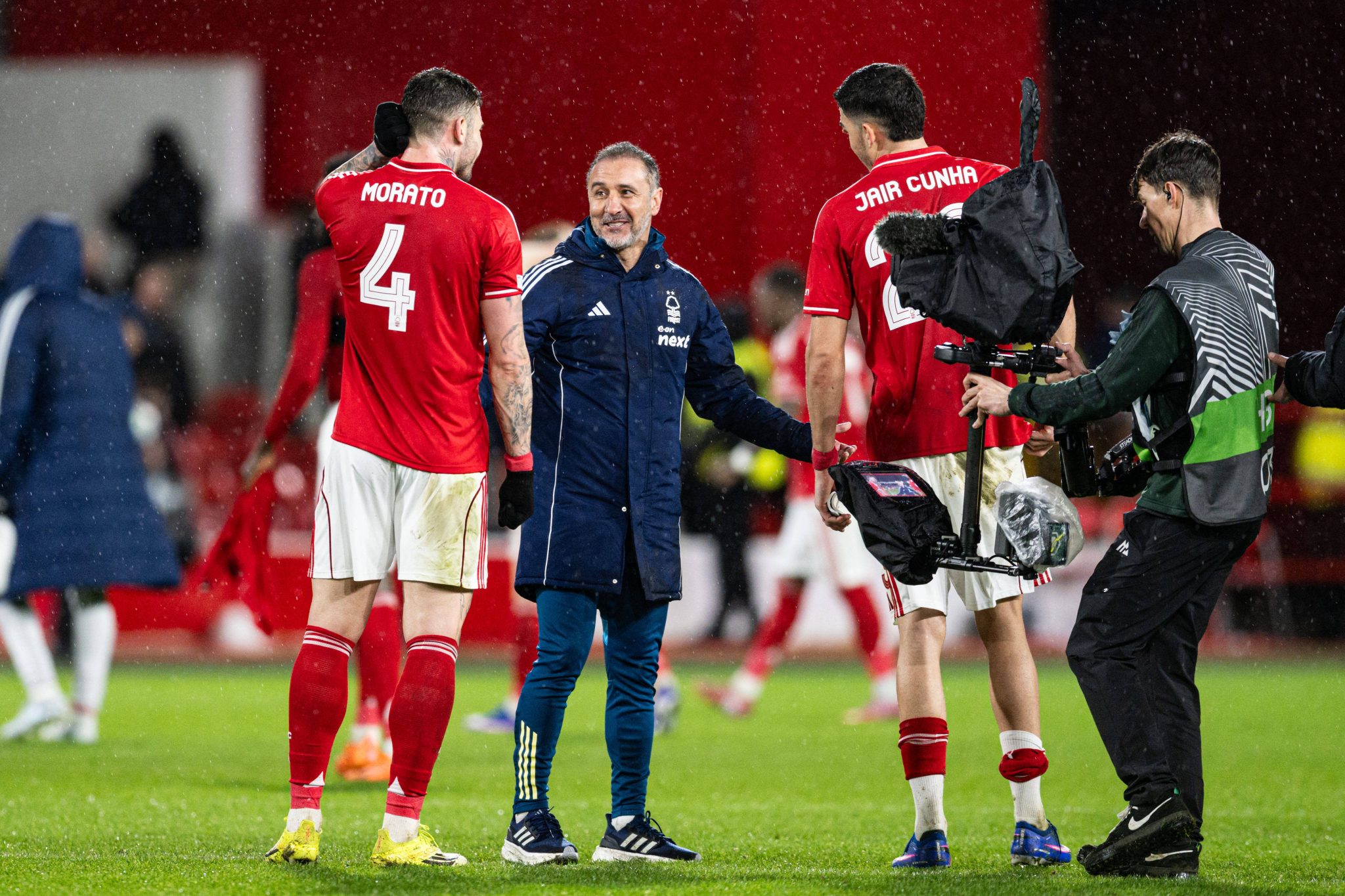 V&iacute;tor Pereira ap&oacute;s jogo do Nottingham Forest (Foto: Imago/Action Plus)