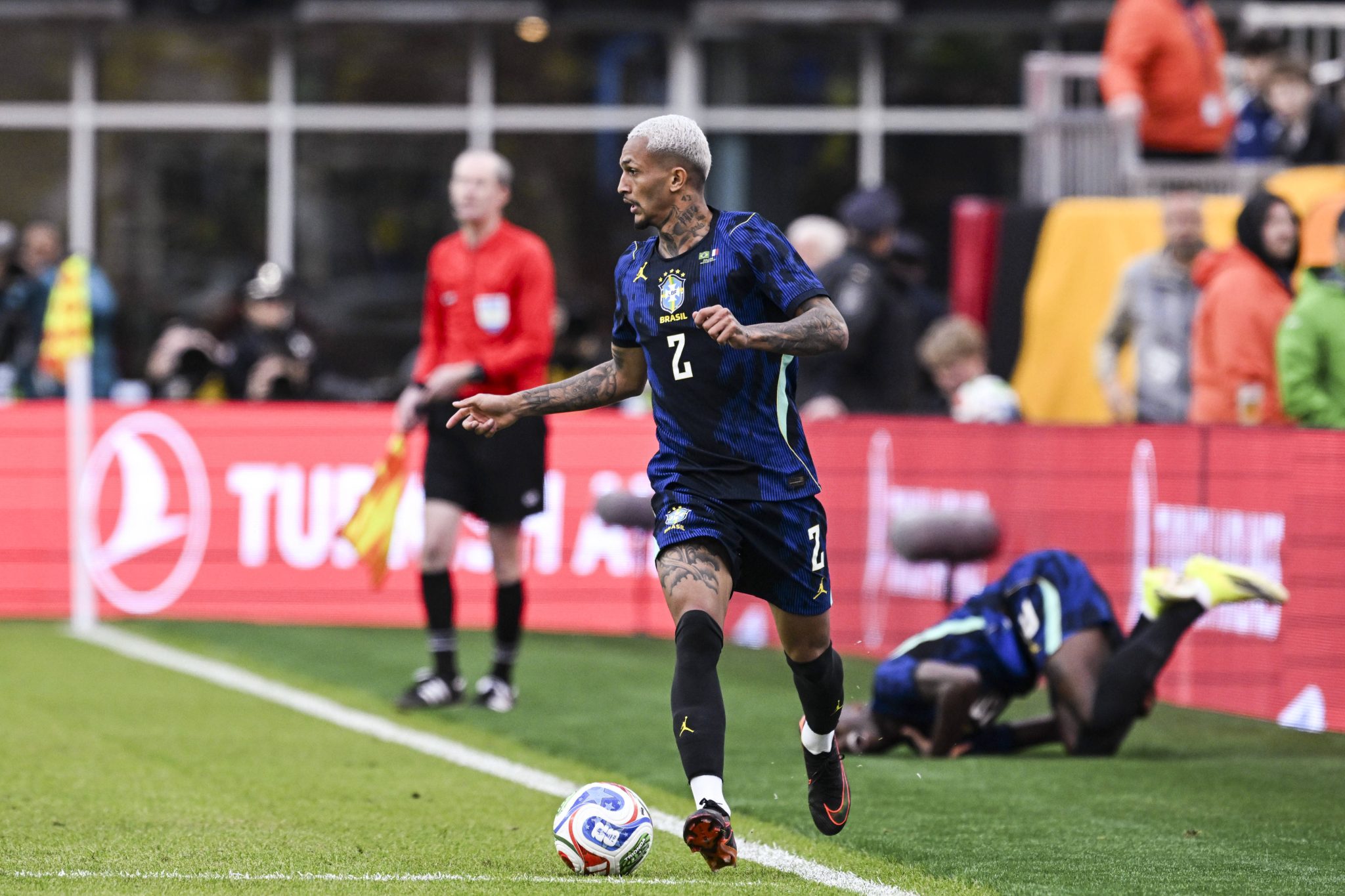 Wesley em a&ccedil;&atilde;o em Brasil x Fran&ccedil;a