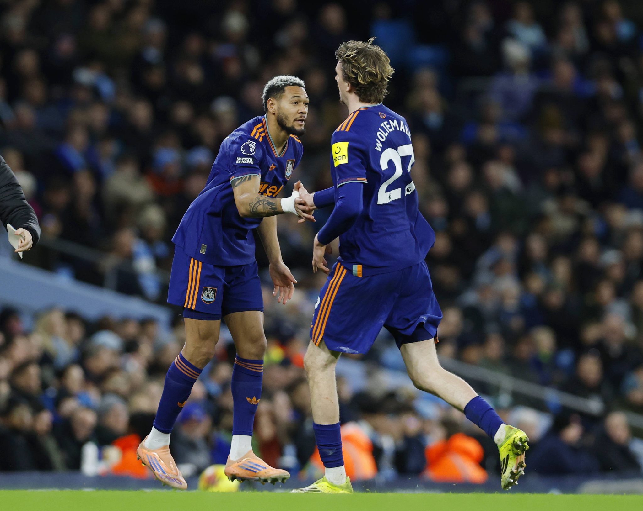 Joelinton substitui Woltemade em jogo do Newcastle