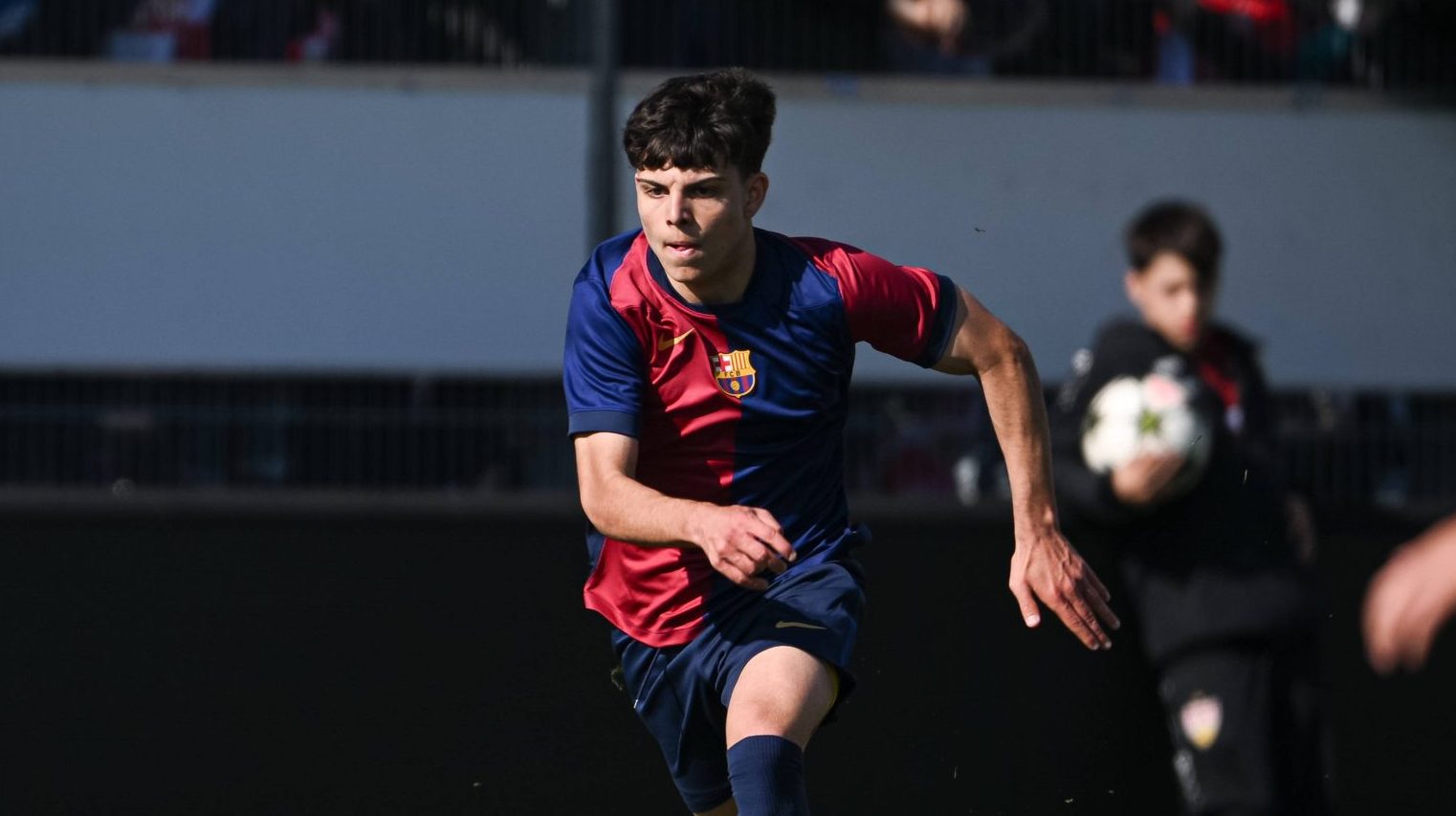 Flick quer dar a &lsquo;Novo Lahm&rsquo; mais espa&ccedil;o no Barcelona durante reta final da temporada